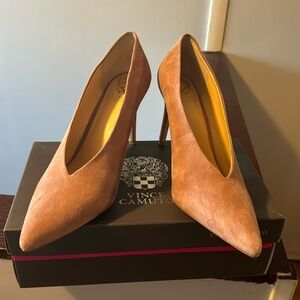 Brand new Vince camuto pink pumps suede